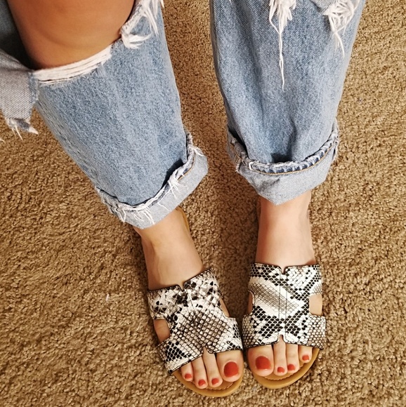 Only 5.5 left! Qupid Snakeskin slides sandals - Picture 3 of 7